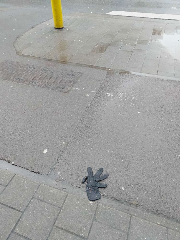 black glove found on 22 Feb 2026