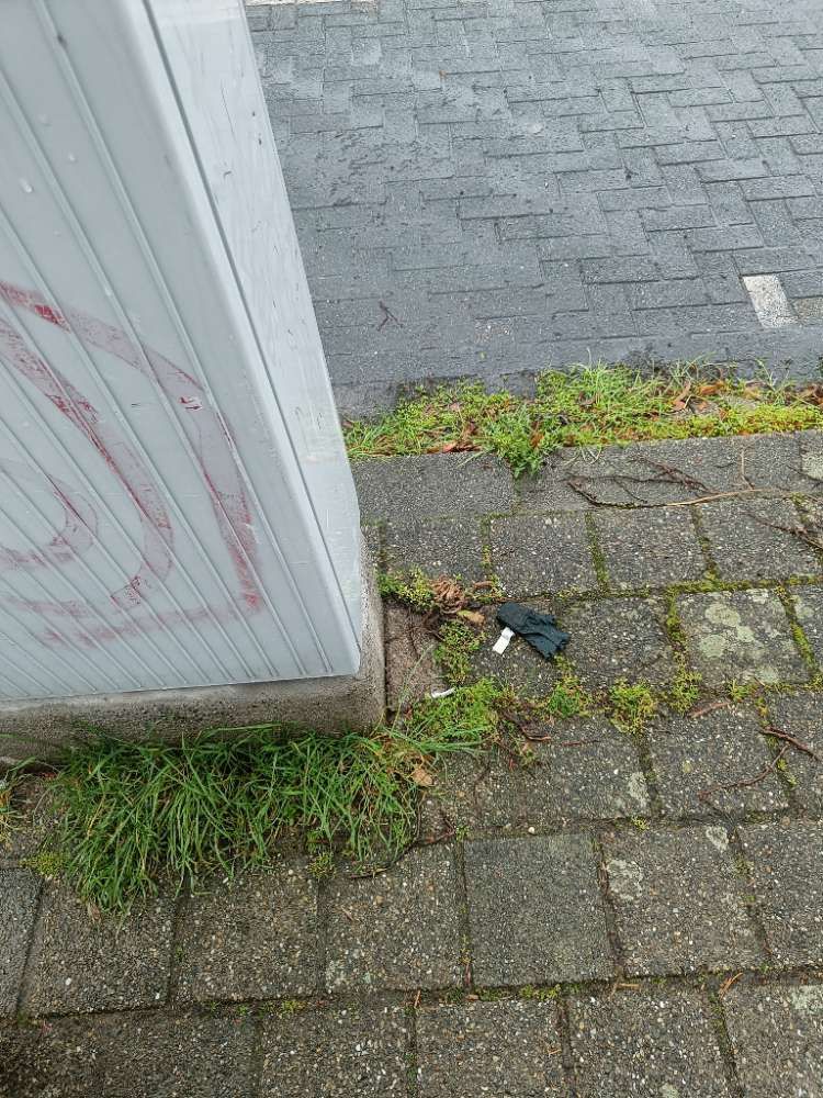 green glove found on 11 Mar 2026