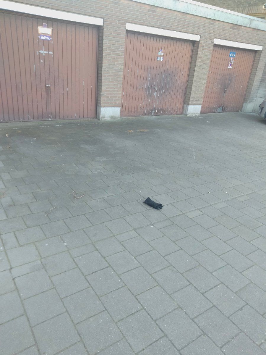 black glove found on 18 Mar 2026