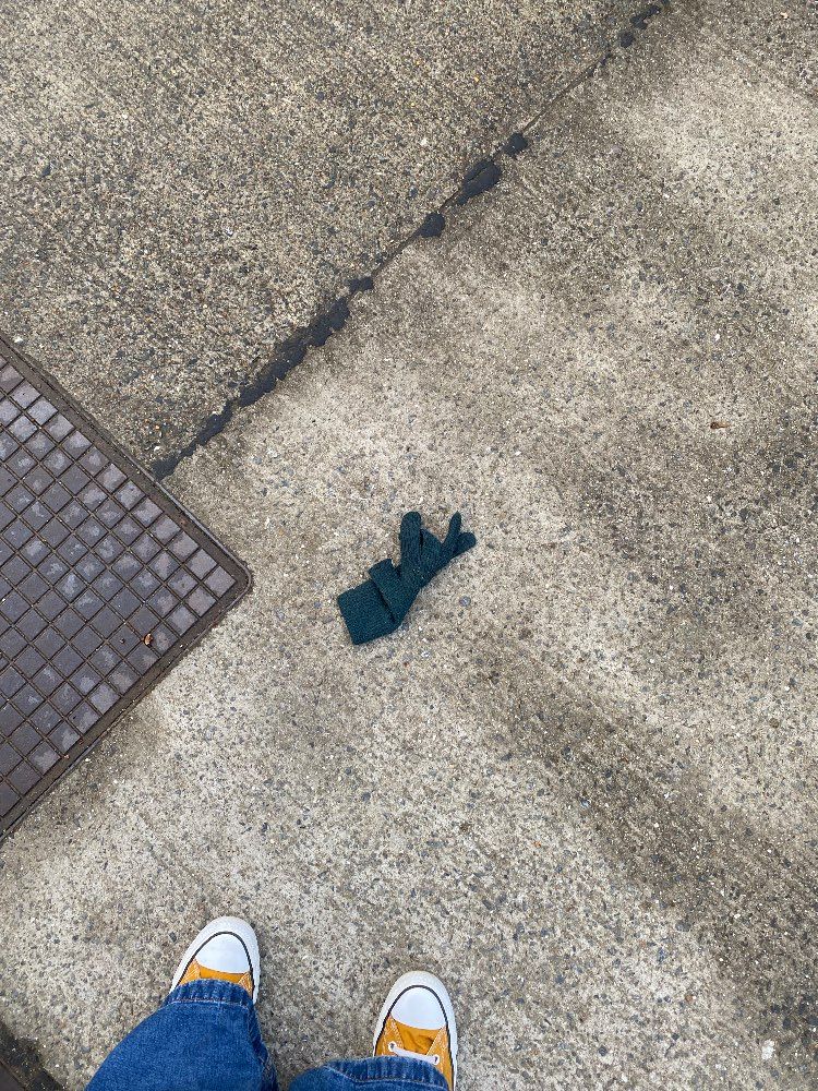 blue glove found on 1 Apr 2026