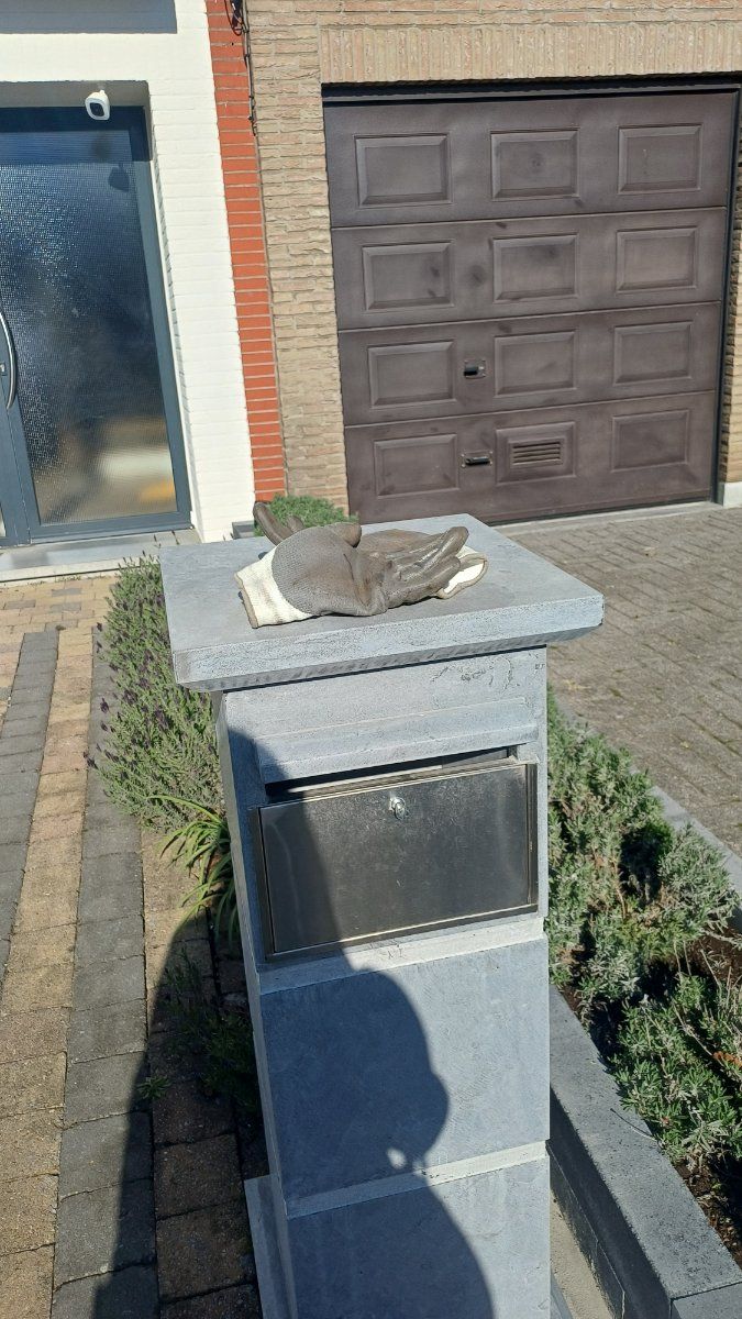 grey glove found on 7 Apr 2026