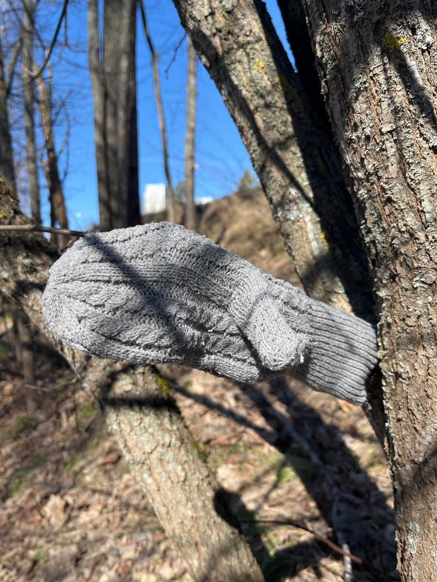 grey glove found on 10 Apr 2026