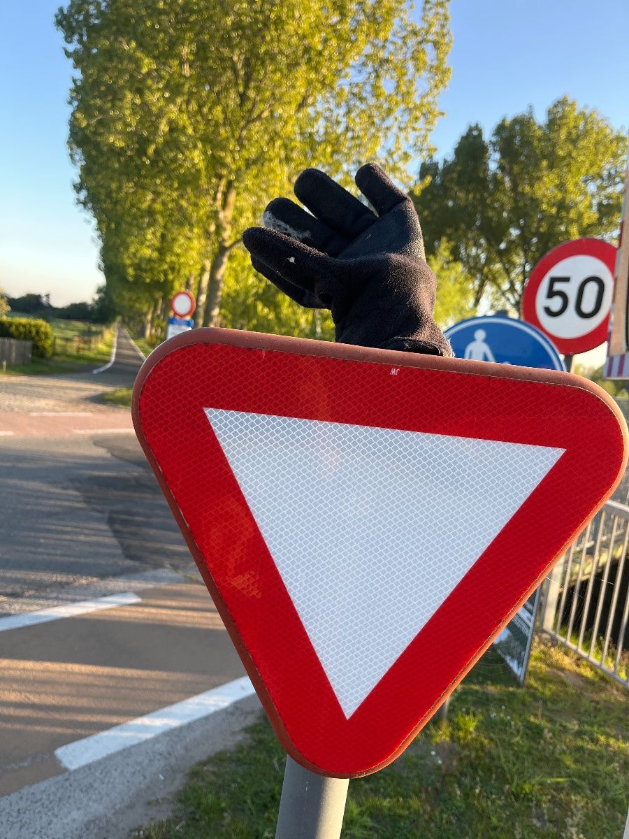 black glove found on 23 Apr 2026