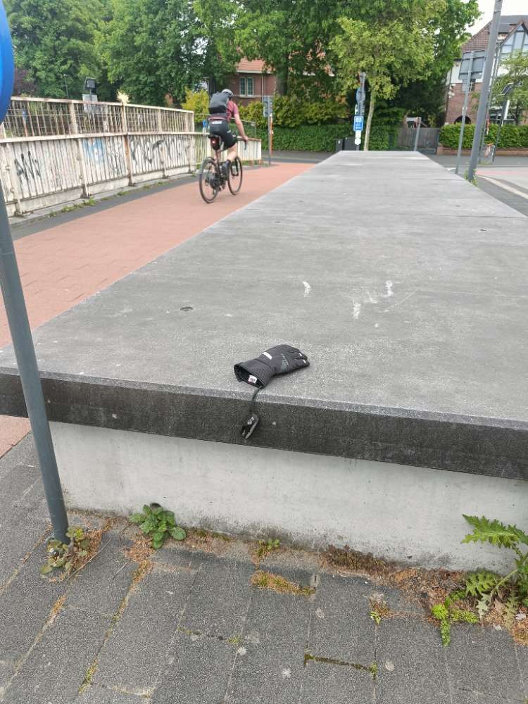 black glove found on 7 May 2026