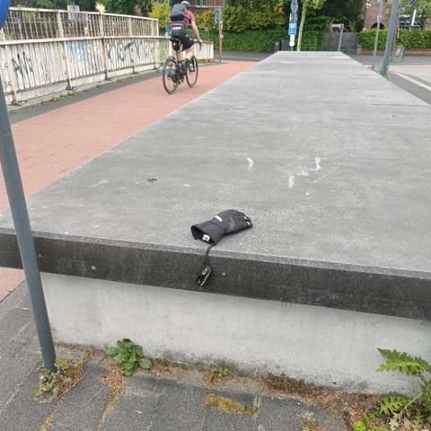 black glove found on 7 May 2026