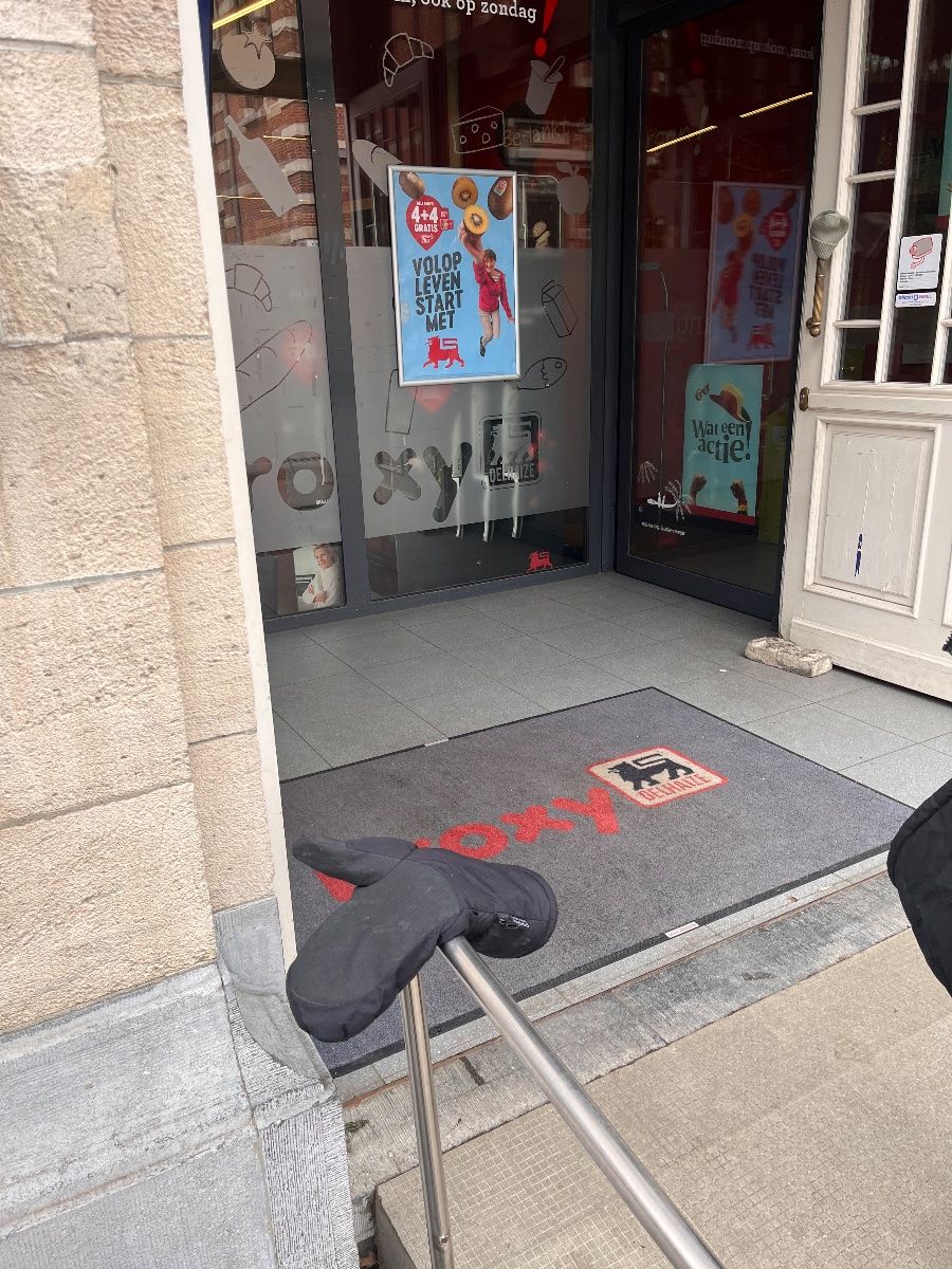Lost black glove found in Belgium