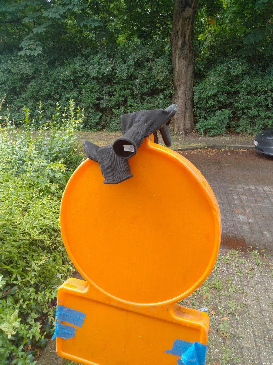 Lost black glove found in Belgium