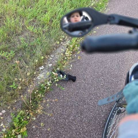 black glove found on 22 Aug 2026