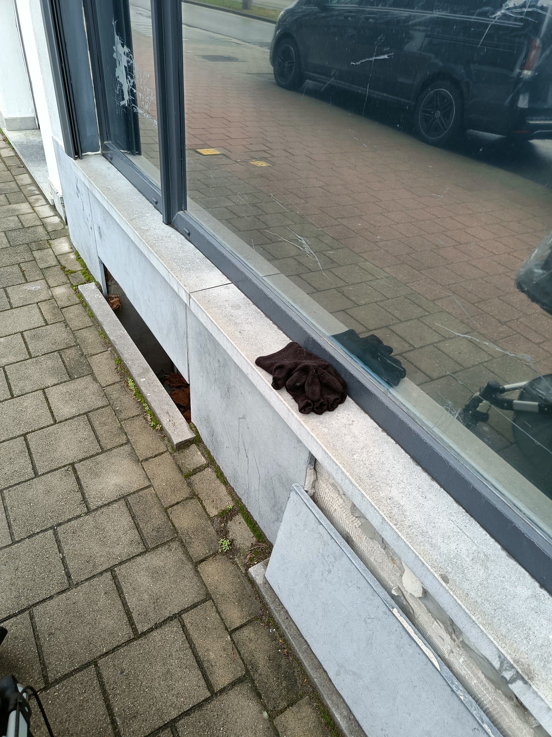 black glove found on 16 Feb 2026