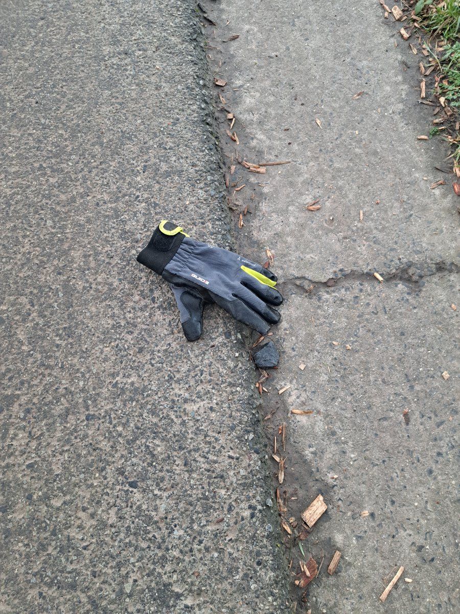 black glove found on 25 Feb 2026